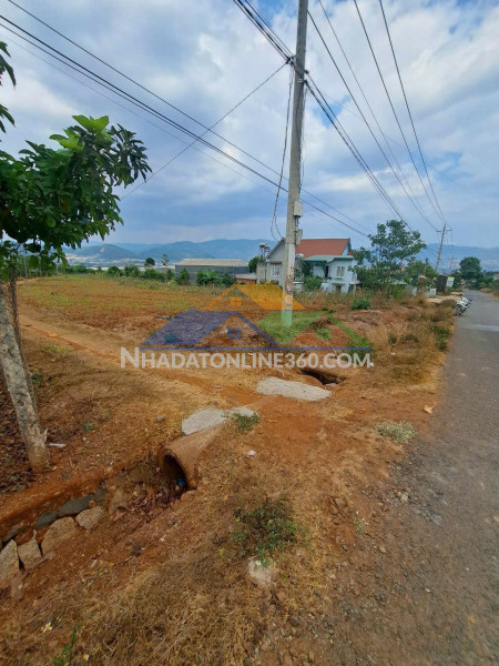 Hot hot - cần bán lô đất 2 mặt tiền tại tt nam ban, lâm hà, lâm đồng