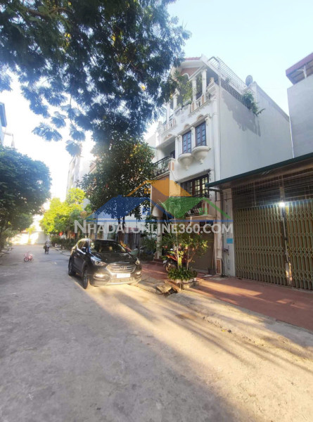 Vạn phúc hà đông ô tô đỗ cửa giá sốc.