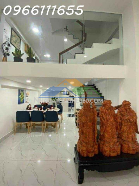 Bán nhà  mặt tiền kinh doanh  thích quảng đức -p.4 - giáp quận 3 - 5 tầng 6pn -61m2 nở hậu- đẹp mới toanh về ở ngay.mt 206