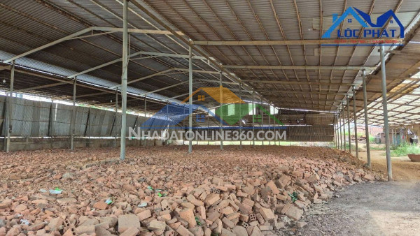 X427- Bán đất tặng nhà Xưởng tại Phường Long Hưng dt 4500m2 giá 63 tỷ