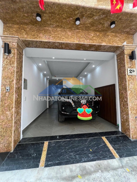Nhà đẹp cầu giấy - gara ô tô, thang máy hiện đại, đầu tư sinh lời cao!