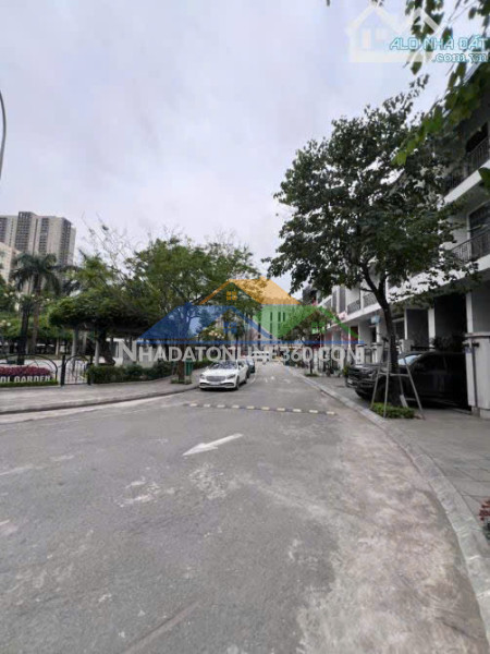 Chính chủ bán nhà hdi mạc thái tông. dt 160,7m x 4 tầng. sổ đỏ. giá 49,5 tỷ. lh: 0964769634