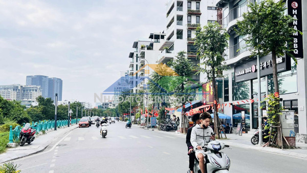 Bán nhà mặt phố xuân diệu, 8 tầng, thông sàn kinh doanh