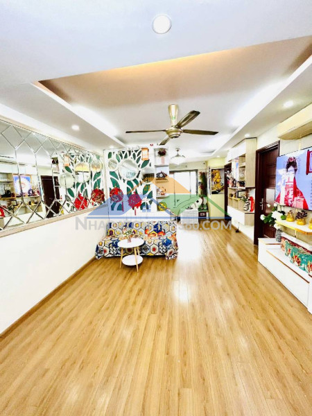 (tin thật 100%) ch 71m2 x 2pn tại central field trung kính - ban công đông nam - nội thất 600 triệu