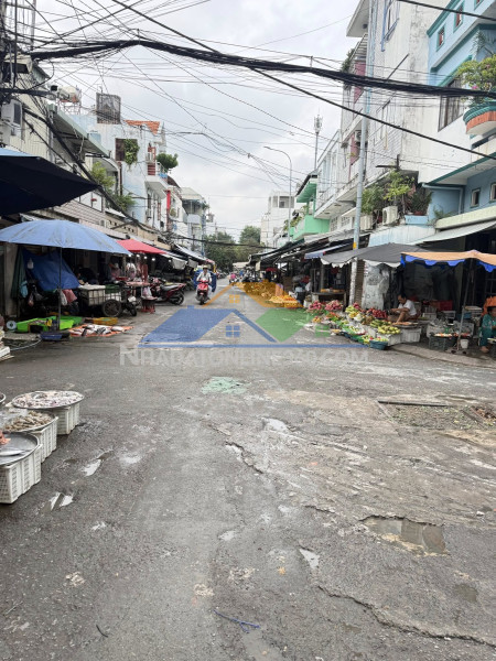 Hẽm rộng rãi, thông thoáng.cần bán căn nhà hẽm đường huỳnh tấn phát, p phú thuận quận 7,