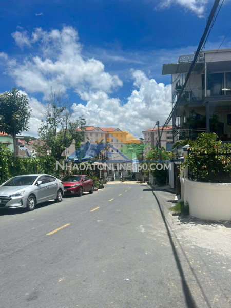 Giảm thêm 4 tỷ bán gấp đất xd gần ga đà lạt đường nguyễn trãi 305m2 giá 15.5 tỷ -> 11.6 tỷ