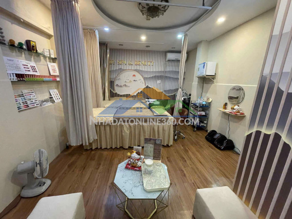 Vì bận việc gia đình không có thời gian trông coi, mình cần sang nhượng lại tiệm spa mini