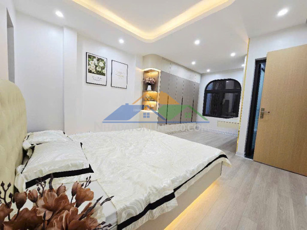 Mặt ngõ  trung tâm đống đa – linh quang – ngõ thông kinh doanh – nhà đẹp ở ngay chỉ 9.3 tỷ lh 0975124520