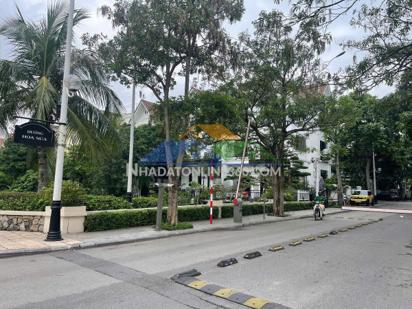 Gấp!đất mặt phố phương canh,mặt tiền rộng,ngã tư phương canh & trịnh văn bô,135m,mt=8m,29.9ty