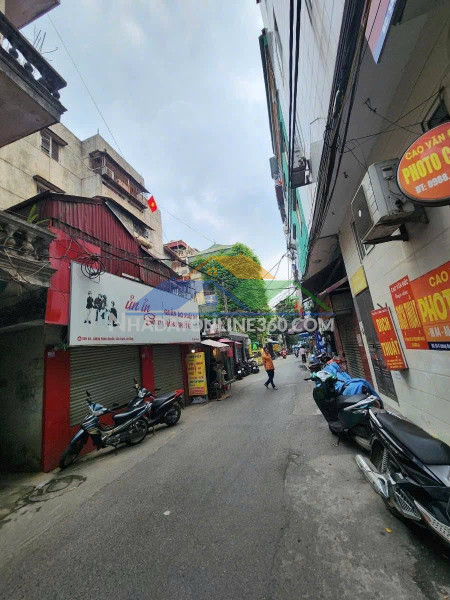 Chỉ  1 căn duy nhất.  nhanh còn chậm hết ..vừa ỏ vừa  kd