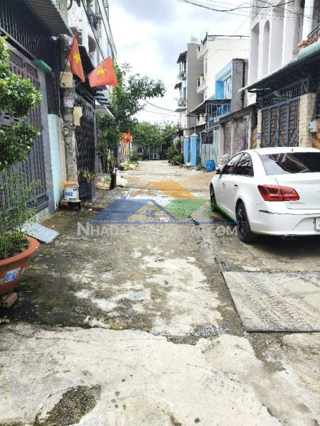 Nhà 3 tầng khu bàn cờ hẻm 6m thông đường thạnh xuân 40, diện tích 81m2 (5.5 x 16), gần cao đẳng điện lực.