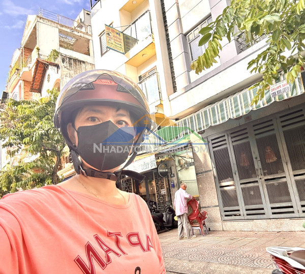 Mt kinh doanh đ. khánh hội thích hợp vừa ở vừa kinh doanh- chỉ 6.6t-giao thương giưa tôn thất thuyêt với bến vân đồn thông qua đ. hoàng diệu.