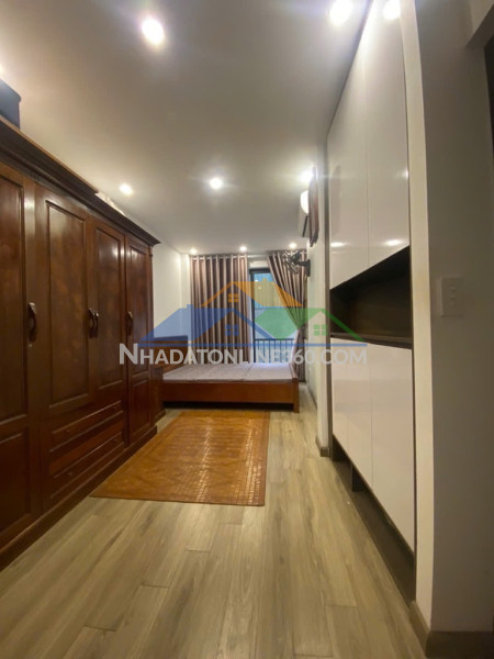 Thụy khuê dt 48m x5 tầng 9,9 tỷ,ngõ ba gác tránh,chỉ 10m ra mặt phố,thông các hướng