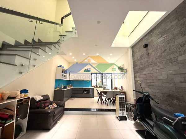 Siêu phẩm 3 tầng đẹp lung linh đường 14m, 85m2_4.5x19m chỉ 12,3 tỷ khu vip bên sông hiệp bình chánh thủ đức