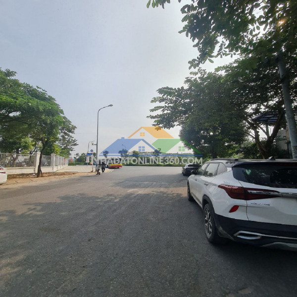 Đất mặt tiền 4,6m, 72m², trung tâm long biên  – lh 0989894845