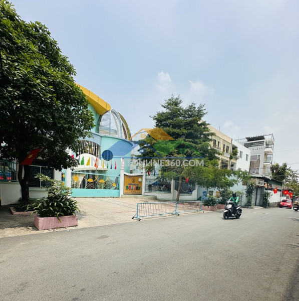 Nhà ngộp hẻm 730 lê đức thọ 90m2 ngang 4.1m 5 lầu gara view sông có pn người già 9.5 tỷ