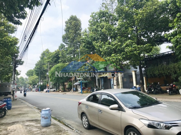 Bán nhà 2 tầng đông hòa,shr đường xe hơi,gần chợ đông hòa,giá rẻ