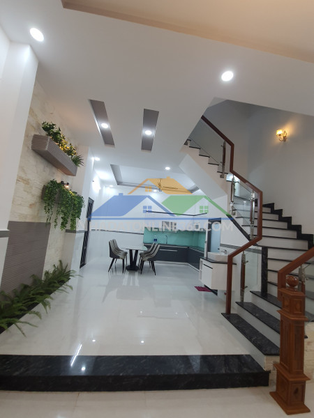 Bán nhà góc hai mặt tiền đường 11 Trường Thọ Thủ Đức TPHCM,LH 0909428959