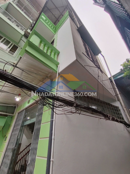 Cho thuê nhà ngõ hoàng hoa thám, 35m² x 3 tầng, gồm 3 phòng ngủ, 2 vệ sinh 15 triệu