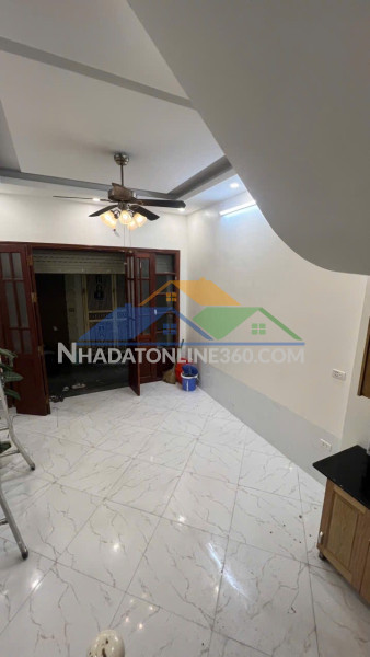Cho thuê nhà ngõ văn cao,  25m² x 4 tầng, gồm 3 phòng ngủ, 2 vệ sinh 9,3 triệu