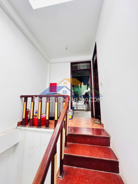 Chính chủ cần bán nhà doãn kế thiện cầu giấy 41m2 5t 7p đang cho thuê moning đỗ cửa cách ô tô tránh 1 nhà 0961450400.