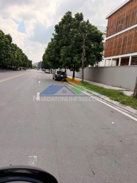 Nhà đẹp lõi ngọc thụy – ngõ ô tô vào nhà – 6 tầng thang máy – full nội thất – gần công viên, trường pháp – giá 15.9 tỷ