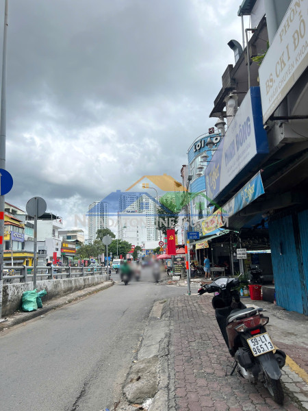 Nhà 2lầu/st btct mặt tiền phạm hùng p.chánh hưng p5q8