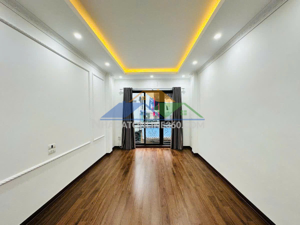 Nhà mới ngay láng hạ, giảng võ 32m 5 tầng - 3pn rộng giá 7.98 tỷ