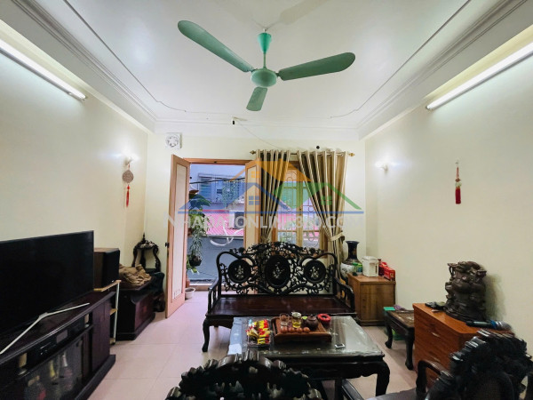 Chính chủ bán nhà mặt phố mai hắc đế, 26m2, 5 tầng đẹp ở luôn, giá 20.5 tỷ, kinh doanh đỉnh