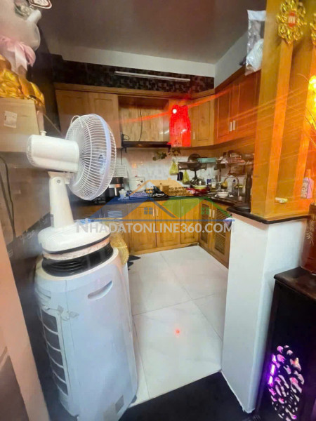 Nhà 4 tầng hẻm thông ngay chợ bùi minh trực p5q8. giá 5.5 tỷ tl