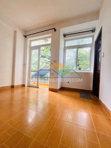 Giá tốt: cho thuê kho xưởng hóc môn dt: 784m2, điện 3 pha, gần cầu rạch tra