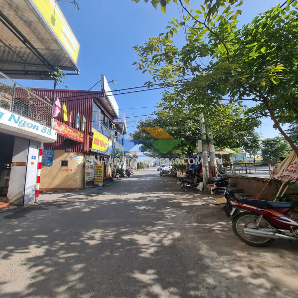 Bán nhà 111m2 đông dư, gl. trục chính ô tô thông, sát chân cầu thanh trì. 11.x tỷ. lh 0989894845