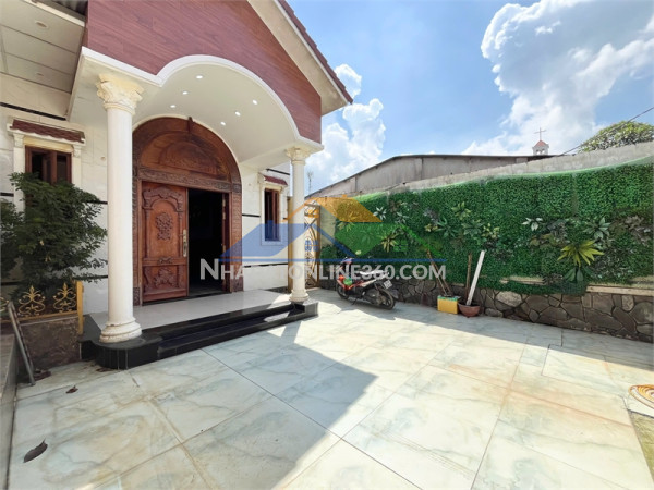 Np1026 biệt thự mini, thiết kế hiện đại, gồm 1 trệt với 3 phòng ngủ, hàng xóm ở kín