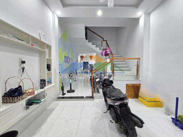 ♪ nhà kiệt 3m gần mt trần cao vân, ô tô đậu 30m, dt 50m2, 2 mê đúc cực chắc, sạch đẹp, 3.55 tỷ