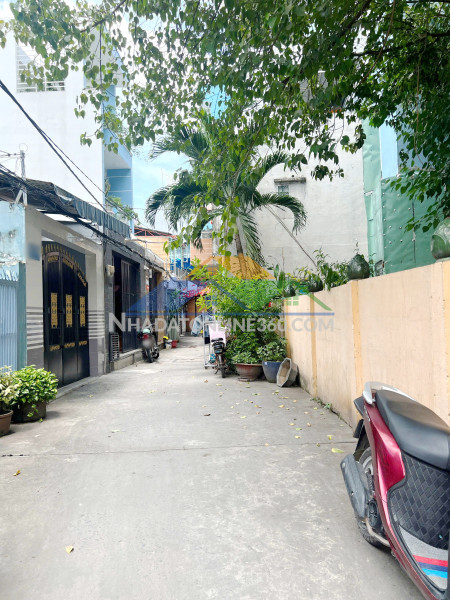 Nhà 3 tầng (4.1x14m nh 8.6m) hẻm thông đường nguyễn văn luông p9q6 . giá 5.3 tỷ