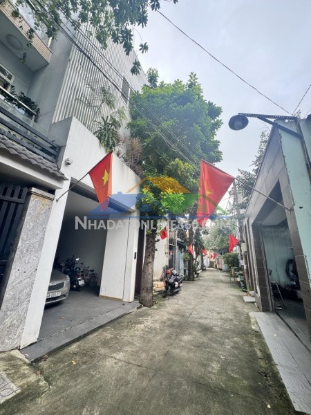 Biệt thự mini, gần lê văn chí, linh trung, thủ đức, 210m2 - giá tốt.