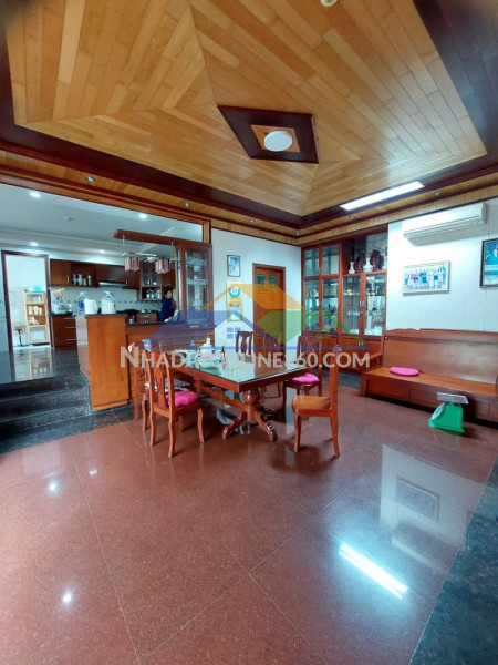 Biệt phủ châu âu – đất 461m² – nội thất gỗ sang trọng – 2 mặt tiền đường