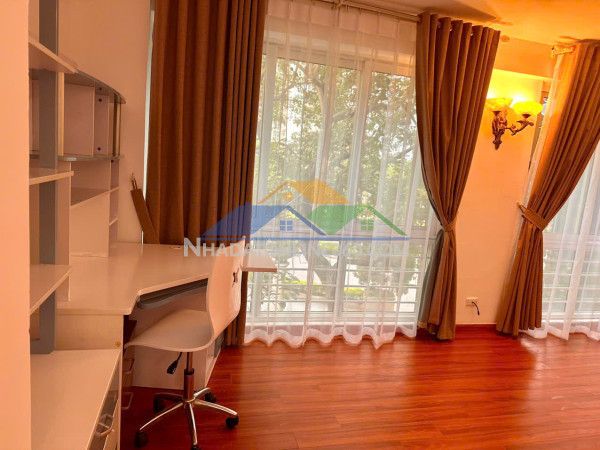 Chính chủ cần cho thuê ngay căn hộ tòa p2 ciputra