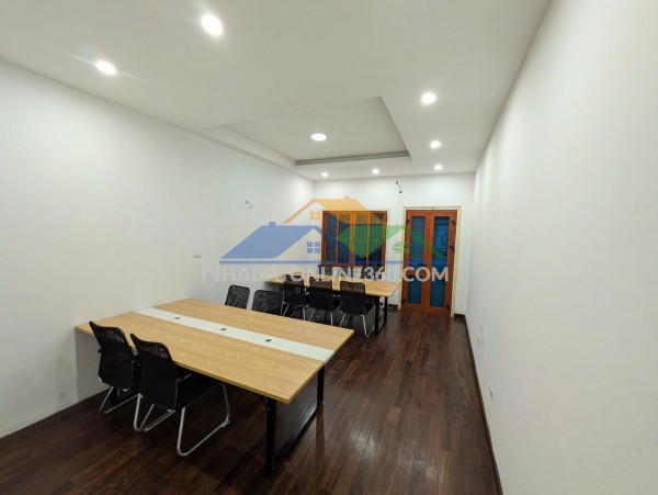 Cho thuê phòng tại hoàng sâm, 40m² tầng 5, 7 triệu/tháng làm văn phòng
