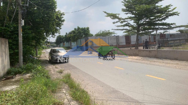 Bán đất thổ cư 2300m2 tân thới nhì , hóc môn. sổ hồng, giá chỉ 26.8 tỷ.