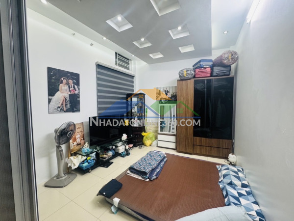 Quan hoa cấu giấy 25m x5 tầng chỉ 4,5 tỷ gần chợ,gần ô tô,ngõ thông