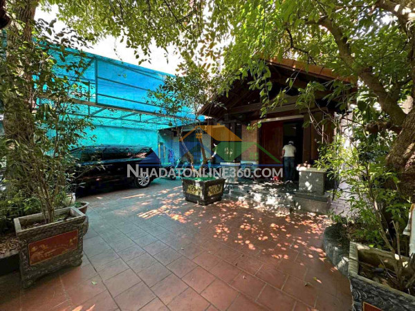 Biệt thự sân vườn ngọc lâm, vỉa hè, ôtô tránh, cách cầu chương dương 100m