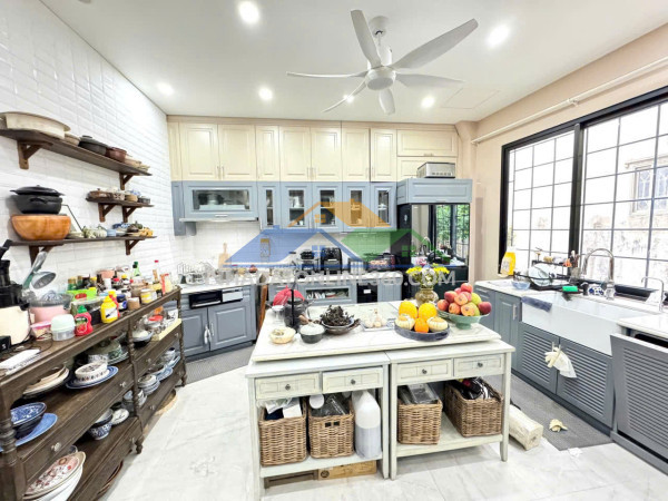 Mặt phố ngọc thụy – 114m² – 5 tầng – gara – sân thượng view toàn cảnh sông hồng – nhà đẹp lung linh lh 0975124520