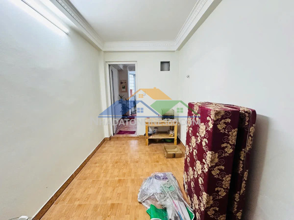 ????không thể tin : ô tô đỗ cửa - 40m ra phố - dân xây - bán nhà khương đình