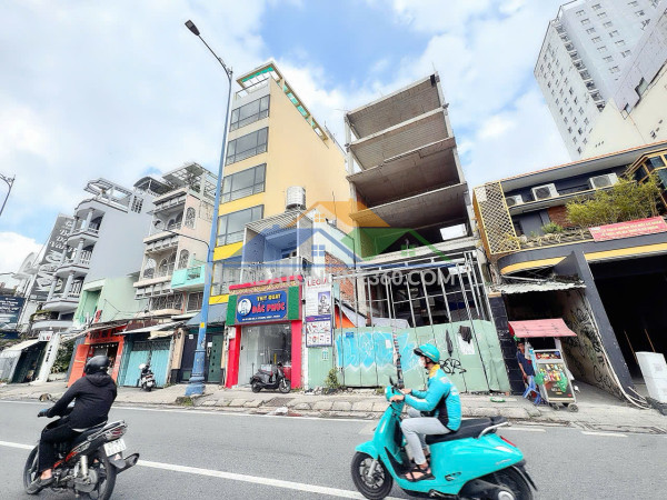 Bán nhà 2 tầng mtkd đ.võ văn kiệt, quận 1 - ngang 4m*23m - chỉ 29,5t - chính chủ giang giang: 0901.611116