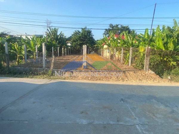 Diên an ngang 9m gần như full thổ cư mặt tiền đường bà đội đường đẹp dân đông
chủ cần bán lô đất diên an - diên khánh 
- mặt tiền đường bà đội - diên an