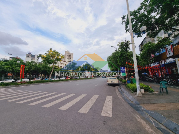 Siêu mỹ phẩm mp nguyễn khánh toàn – lô góc – kd đỉnh – vỉa hè rộng – view công viên – cực hiếm