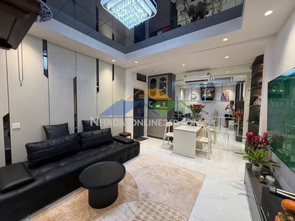 Tập thể chùa láng 65m 2 ngủ 4,86 tỷ,ô tô đỗ chân cầu thang,nhà đẹp,full nội thất