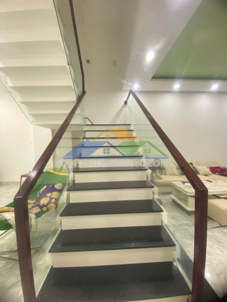 Bán nhà 3 tầng tại phước đồng, nha trang
- diện tích 113,7m² (5,2m x 21,8m), đường trước nhà 11,8m quy hoạch 16m, hướng đông nam thoáng mát
- nhà gồm 1 trệt