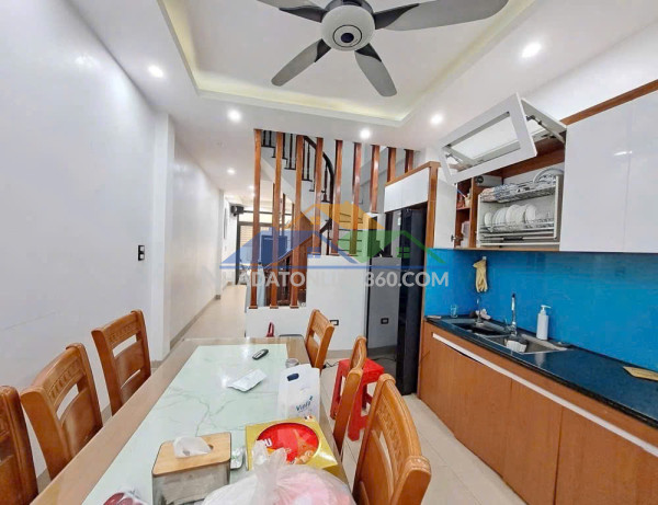 Bán nhà phân lô quan nhân - ô tô tránh vỉa hè - nhà dân xây 43m 17,5 tỷ